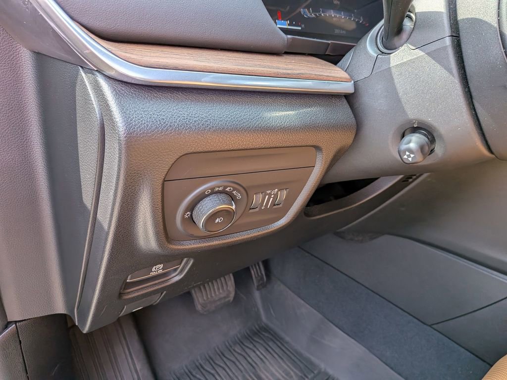 Used 2023 Jeep Grand Cherokee Summit w/ Adv Protech Group IV AWD/4WD image 11