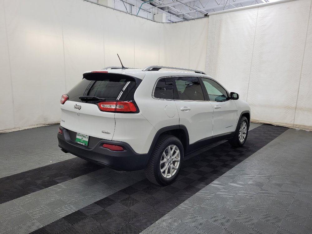 Used 2015 Jeep Cherokee Latitude w/ Cold Weather Group AWD/4WD image 9