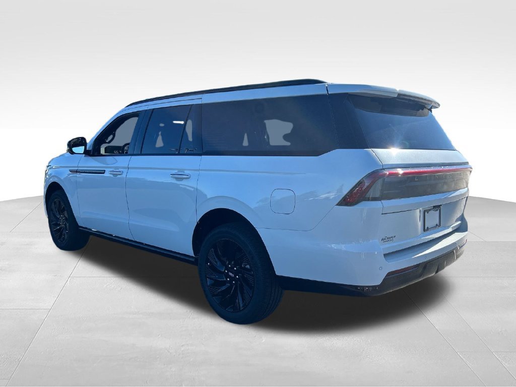 New 2027 Lincoln Navigator L Reserve w/ Jet Appearance Package AWD/4WD image 3