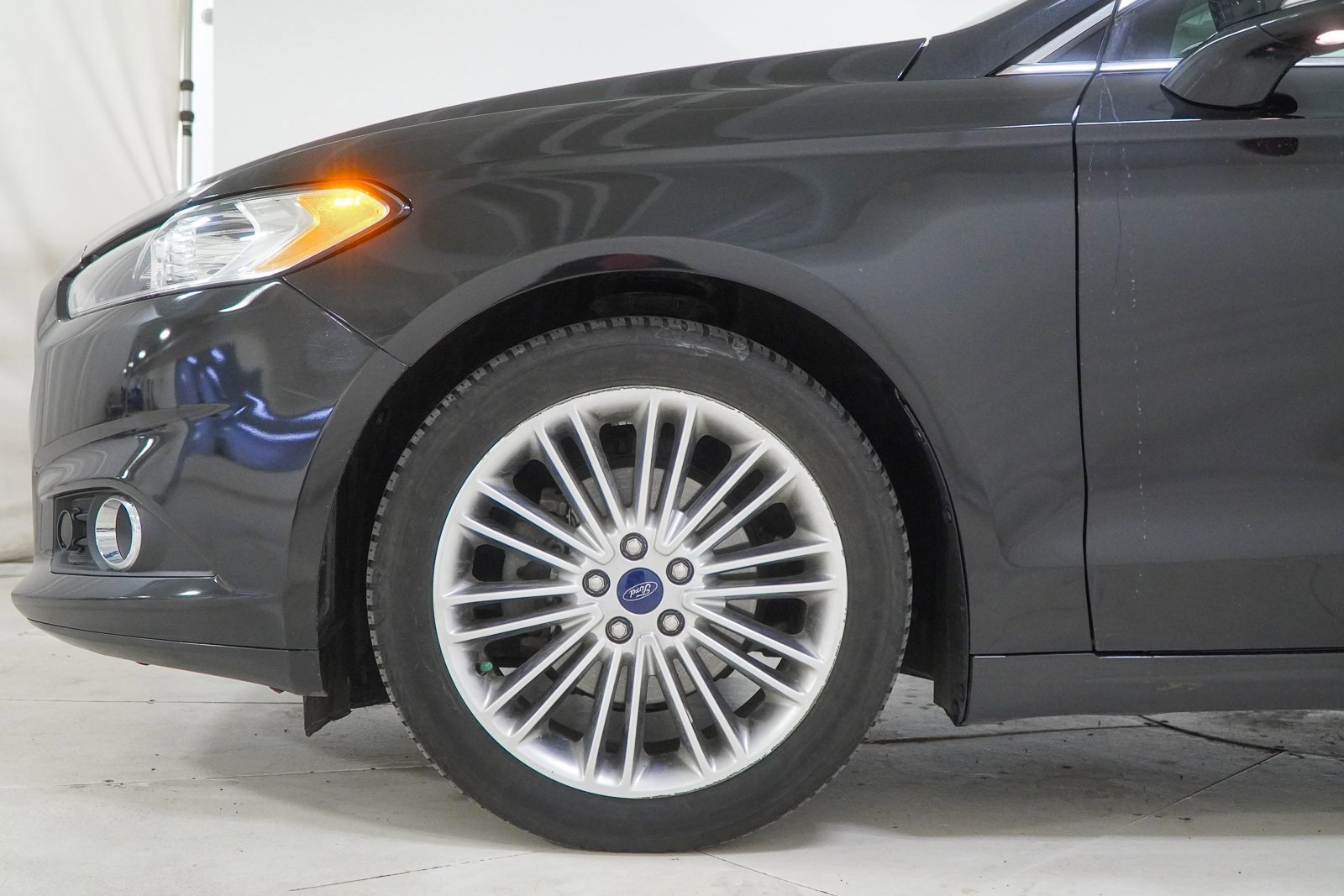 Used 2015 Ford Fusion SE w/ Equipment Group 202A image 15