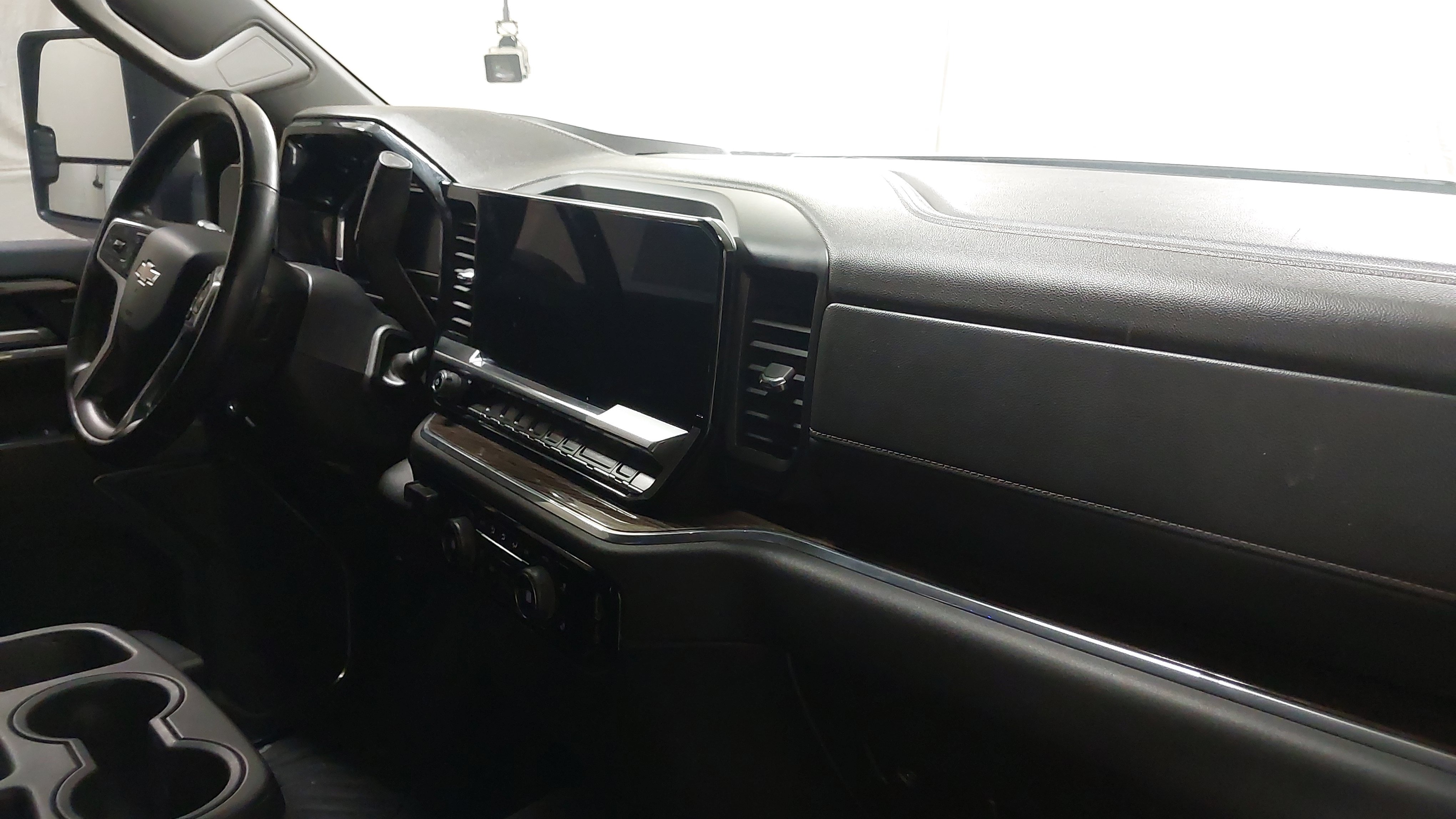 Used 2024 Chevrolet Silverado 2500 LT AWD/4WD image 28