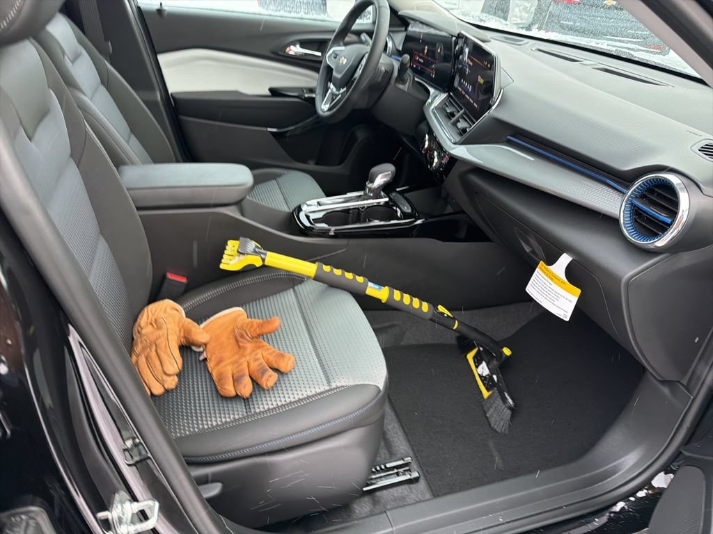 New 2026 Chevrolet Trax LT w/ Driver Confidence Package FWD image 25