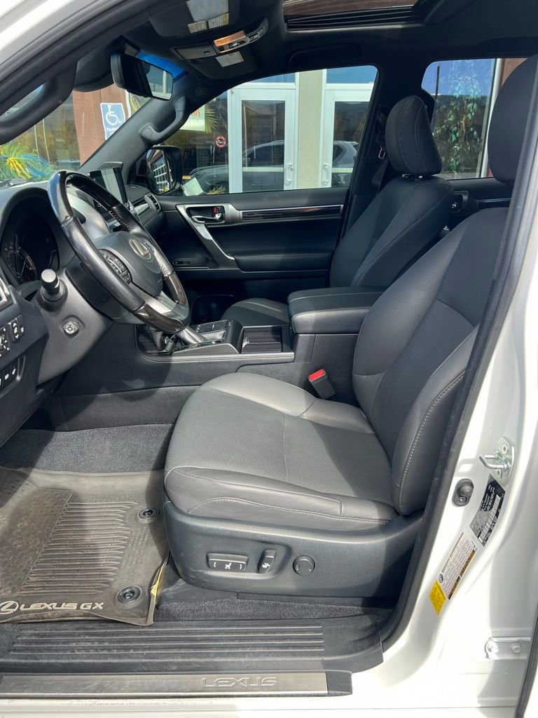 Used 2023 Lexus GX 460 Premium w/ Premium Package AWD/4WD image 10