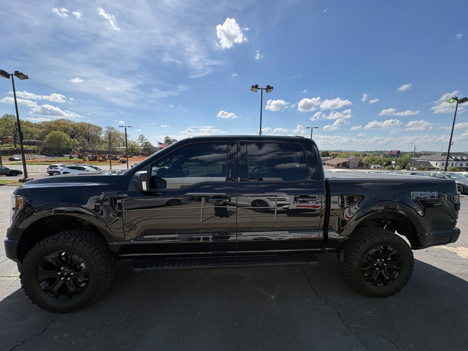 Used 2022 Ford F150 XLT w/ Equipment Group 302A High image 5