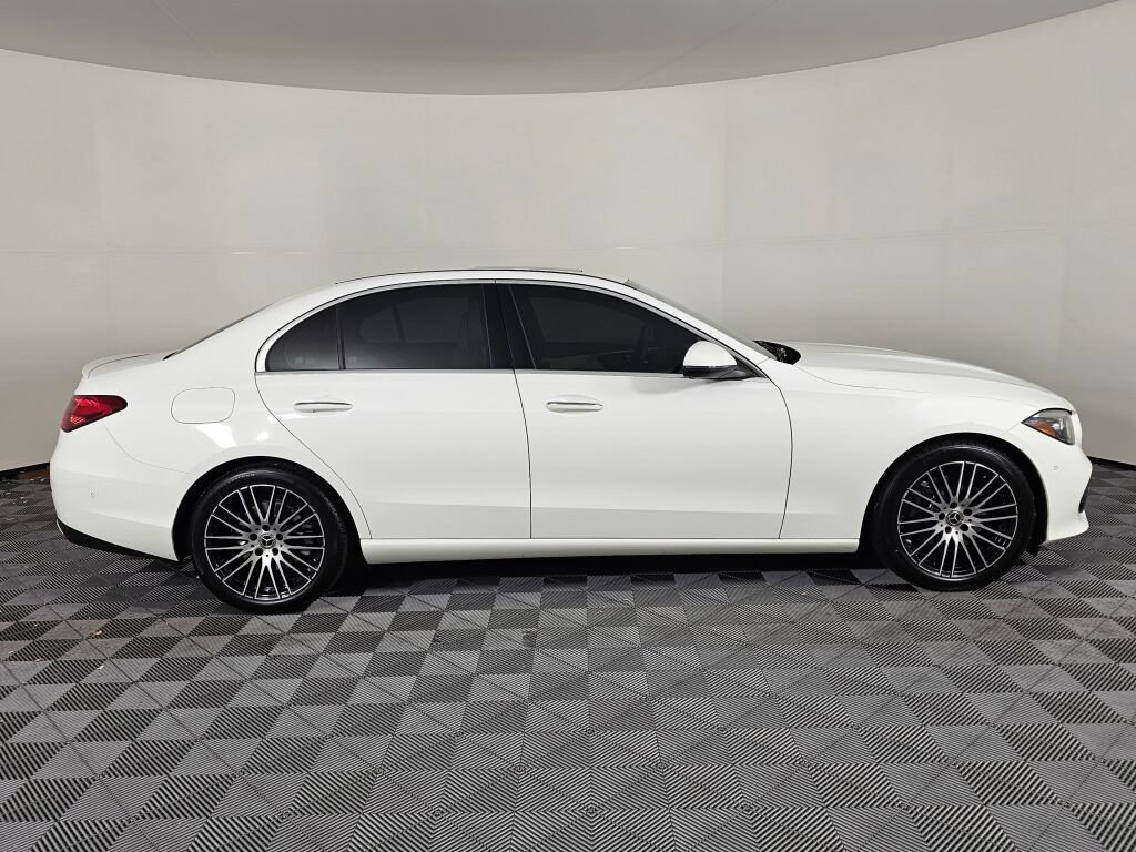 Used 2025 Mercedes-Benz C 300 4MATIC Sedan image 2