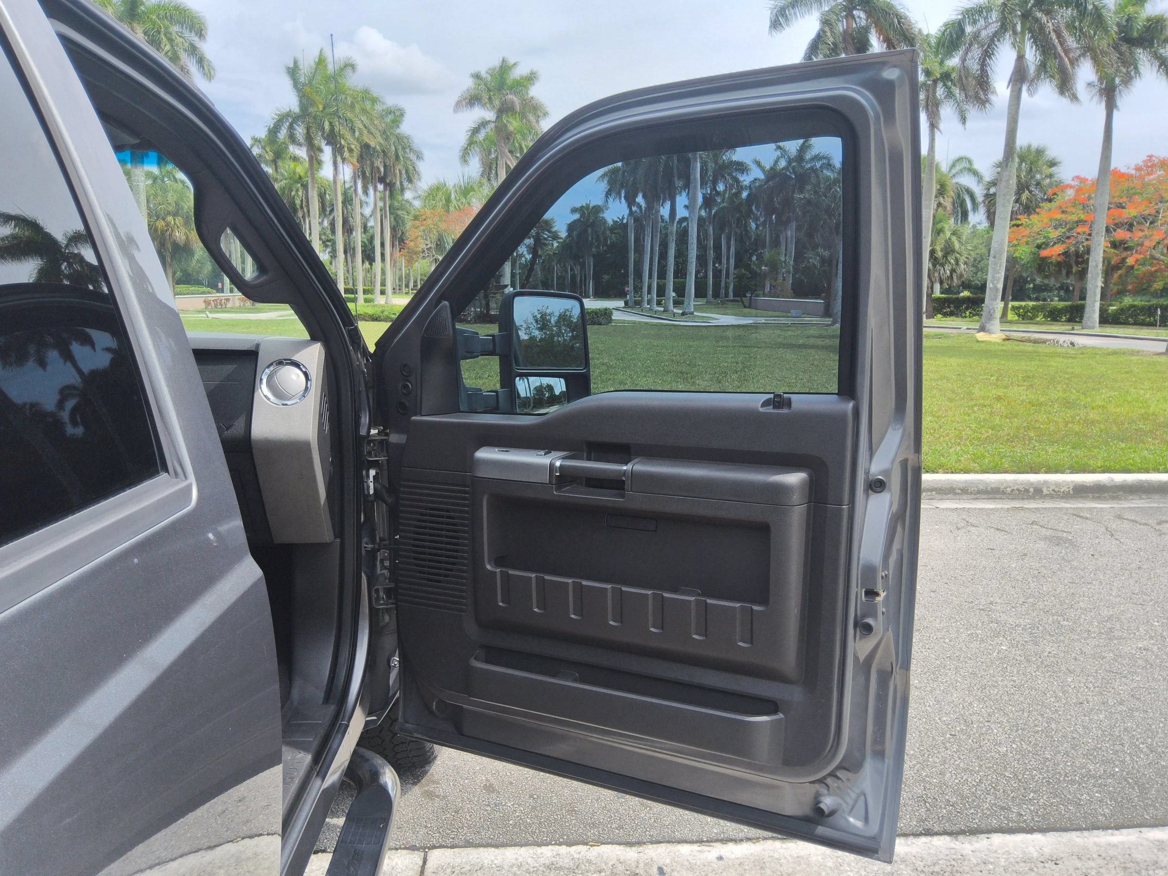 Used 2011 Ford F250 Lariat w/ Lariat Interior Pkg RWD image 30
