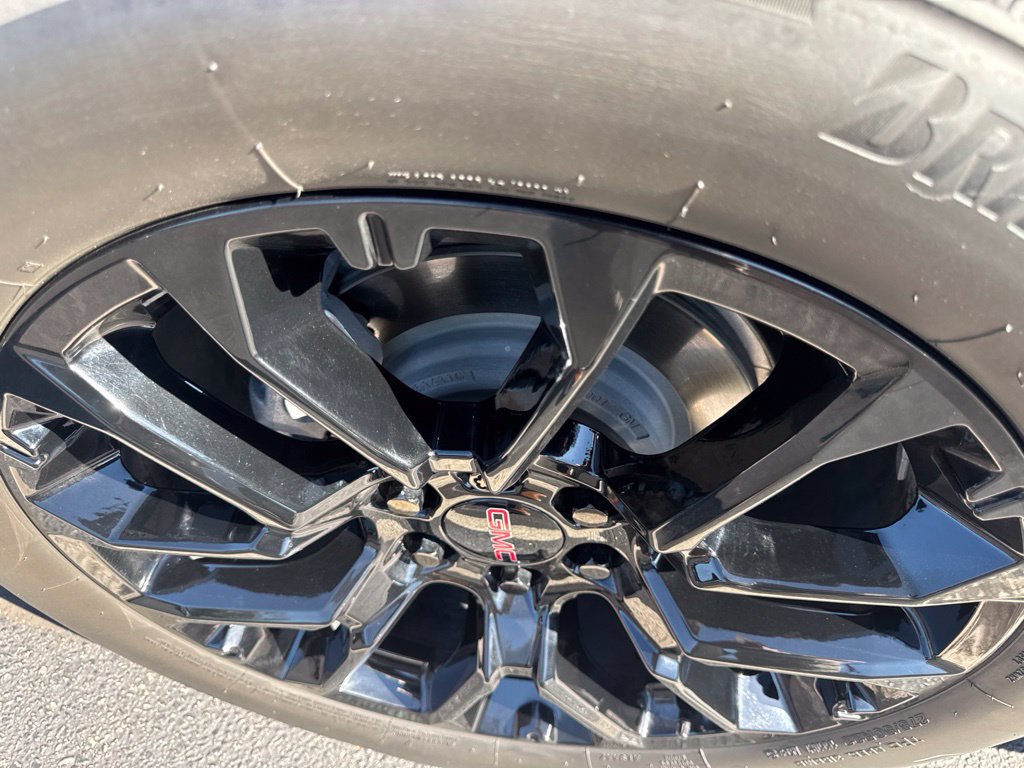 Used 2023 GMC Yukon Denali AWD/4WD image 7