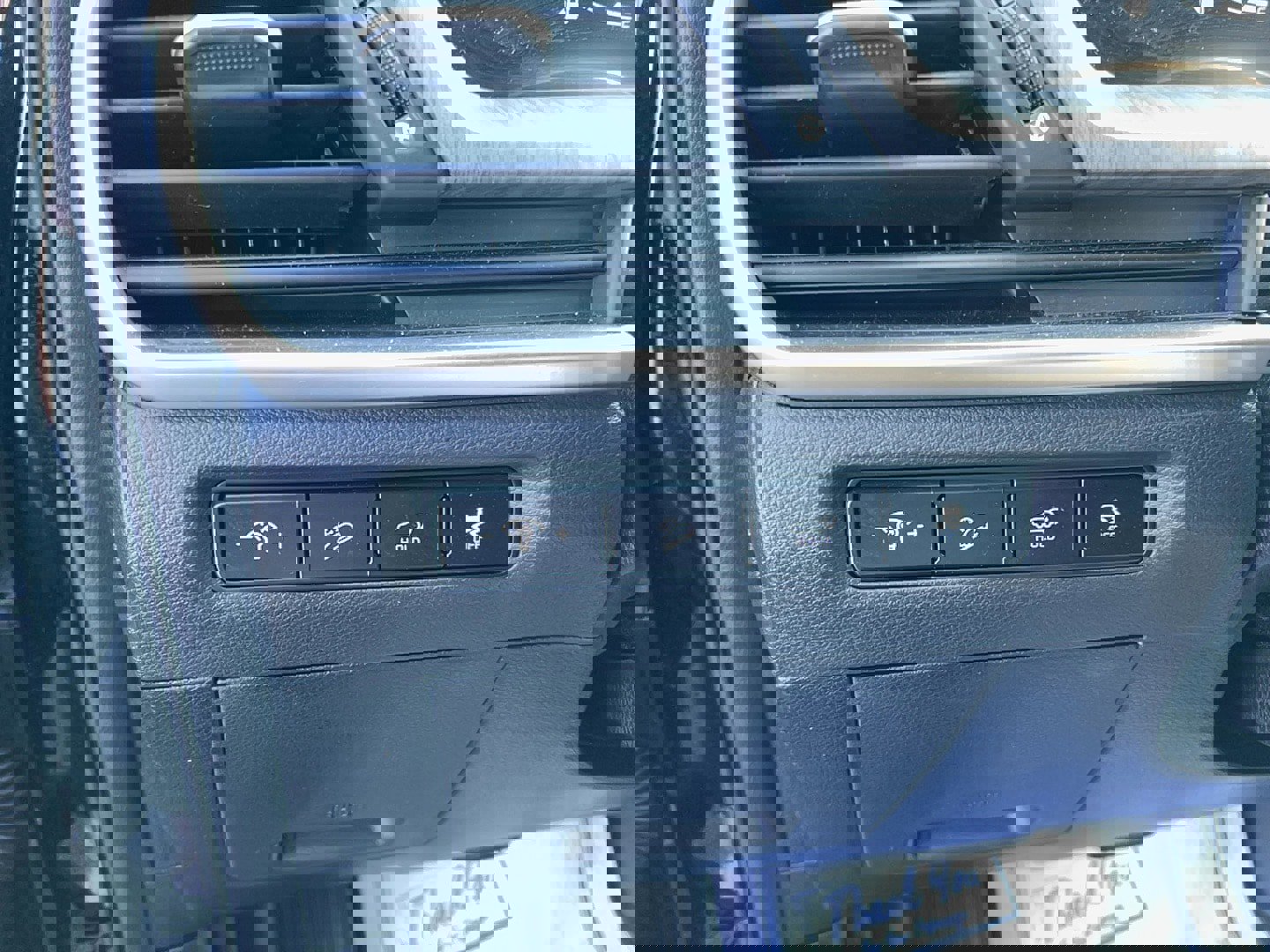 Used 2023 Kia Telluride EX w/ EX Captain's Chair Package image 13