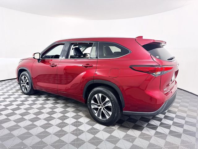 Used 2022 Toyota Highlander XLE image 21
