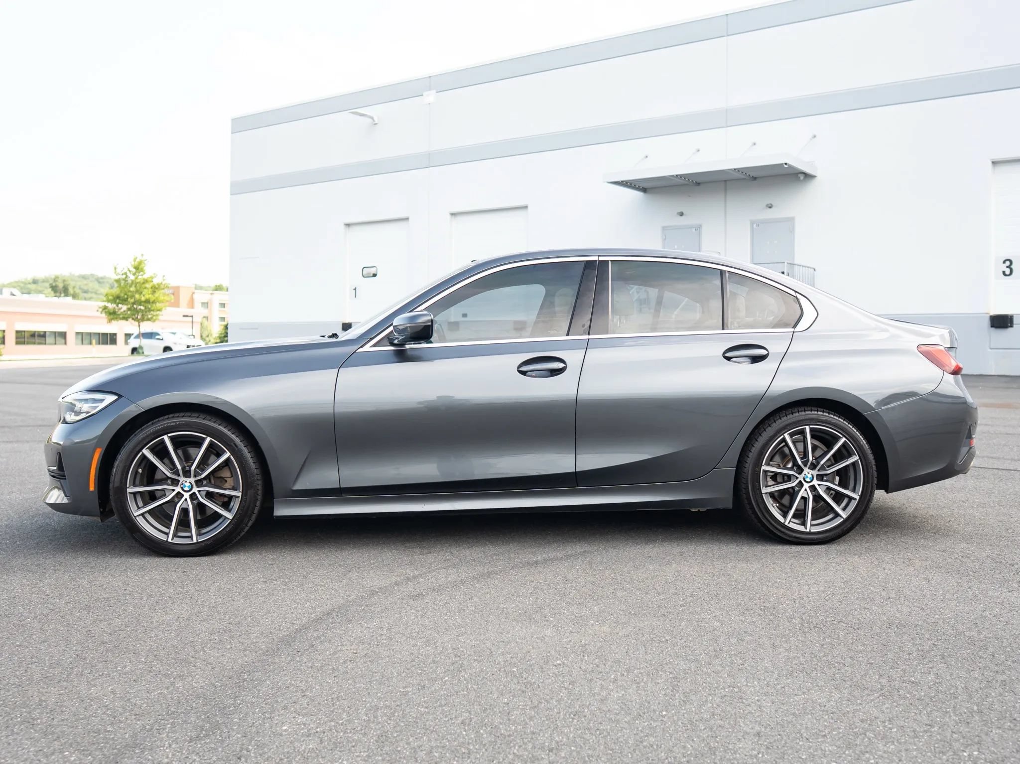 Used 2020 BMW 330i Sedan w/ Convenience Package RWD image 3