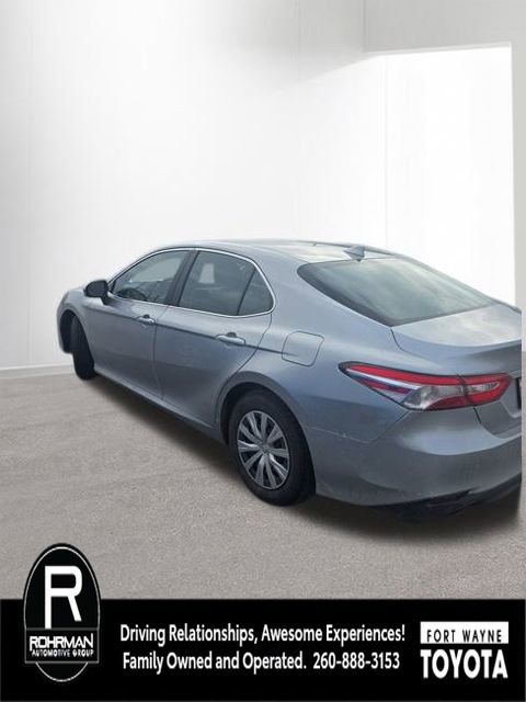 Used 2019 Toyota Camry LE image 6