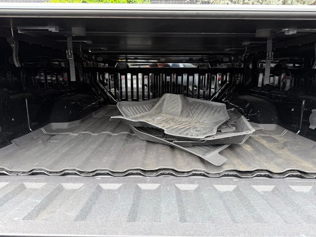 Used 2024 GMC Canyon AT4 w/ AT4 Premium Package AWD/4WD image 17