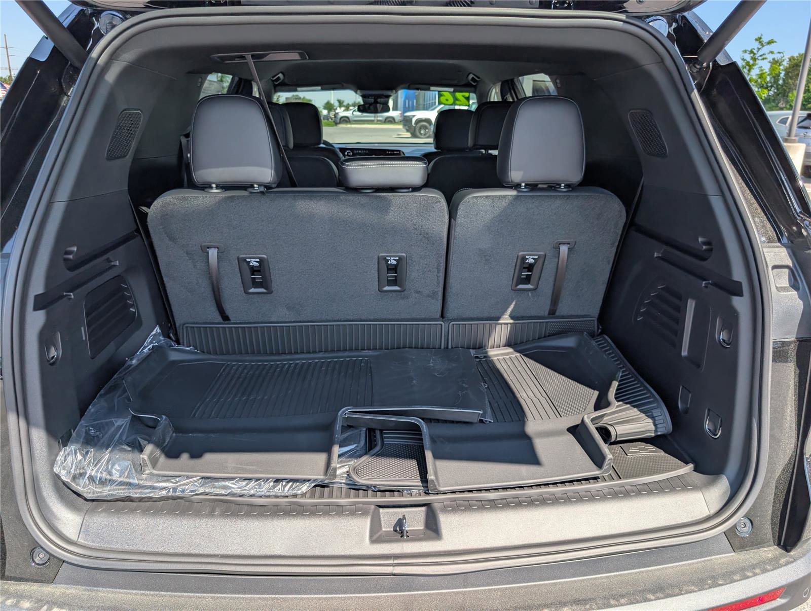 New 2026 Chevrolet Traverse LT AWD/4WD image 9