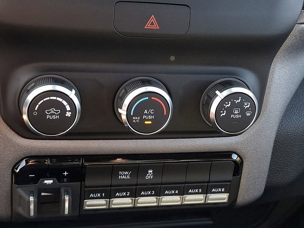 Used 2024 RAM 2500 Tradesman w/ Chrome Appearance Group image 13