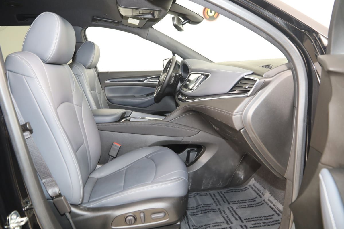 Used 2023 Buick Enclave Essence AWD/4WD image 12