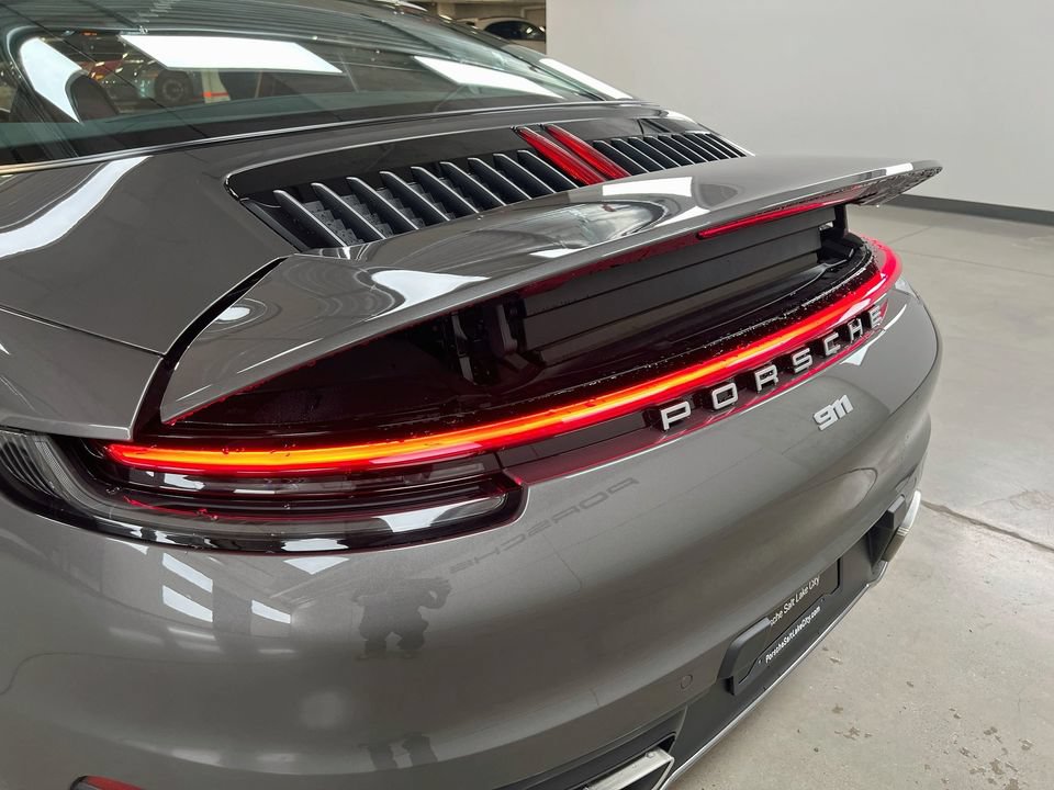 Certified 2024 Porsche 911 Targa 4 AWD/4WD image 40