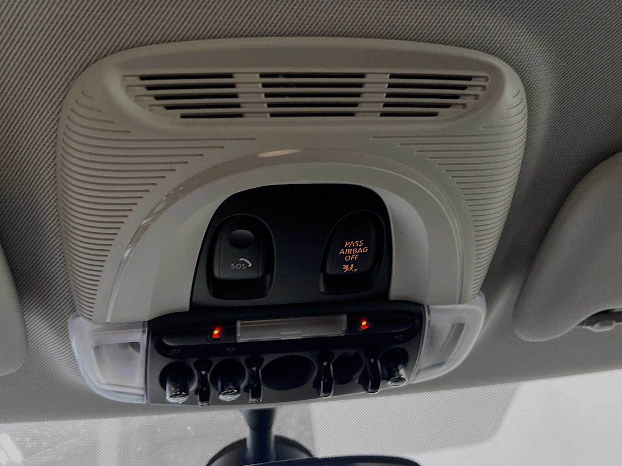 Used 2019 MINI Cooper 2-Door Hardtop FWD image 22