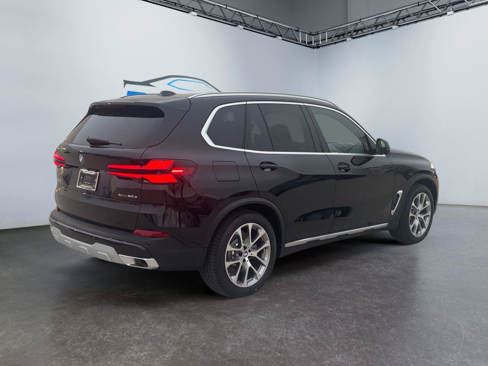 New 2026 BMW X5 xDrive50e w/ Climate Comfort Package AWD/4WD image 3