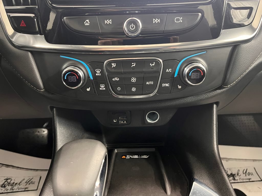 Used 2023 Chevrolet Traverse LT w/ LT Premium Package AWD/4WD image 24