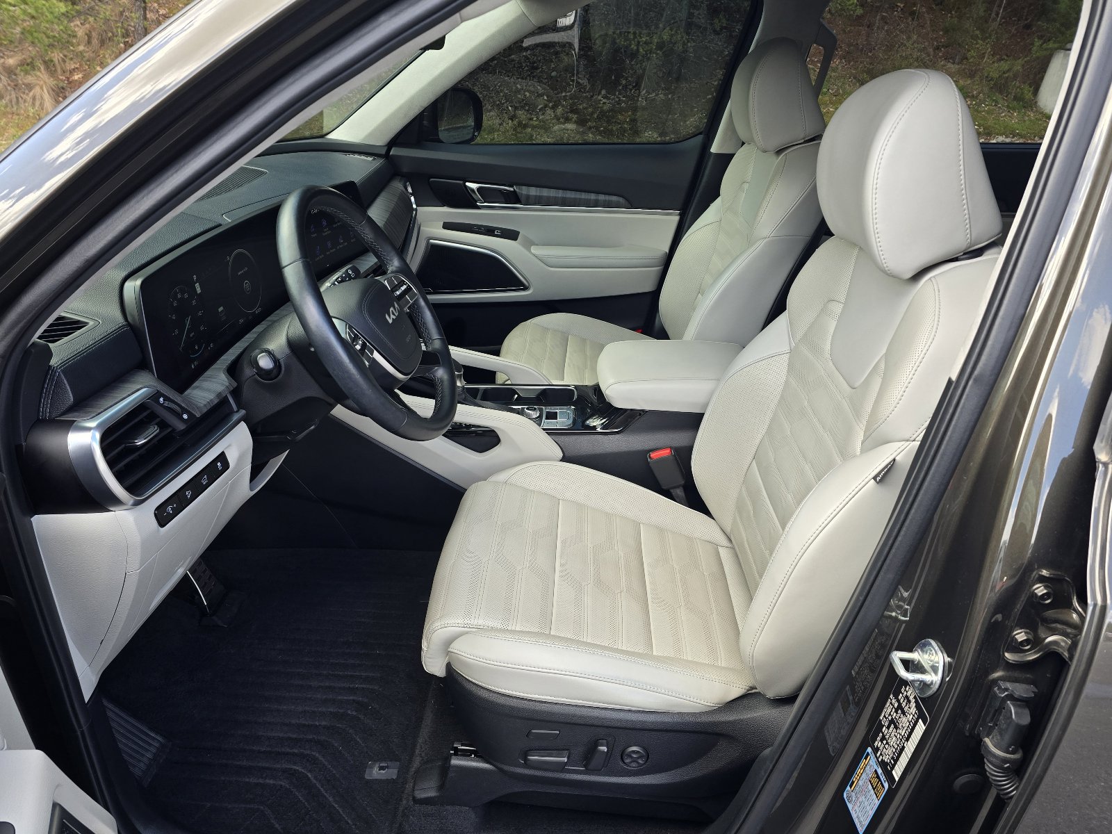 Used 2024 Kia Telluride SX Prestige image 12