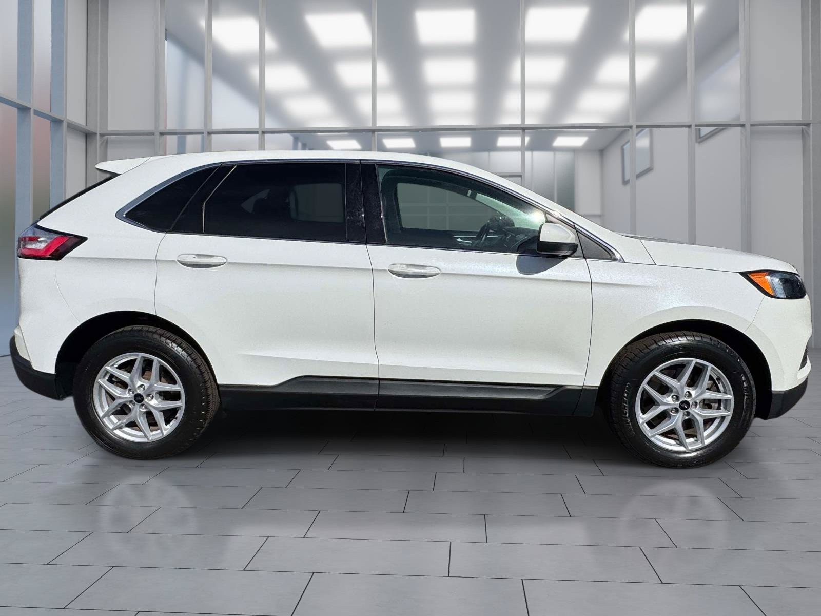 Certified 2024 Ford Edge SEL w/ Convenience Package AWD/4WD image 5