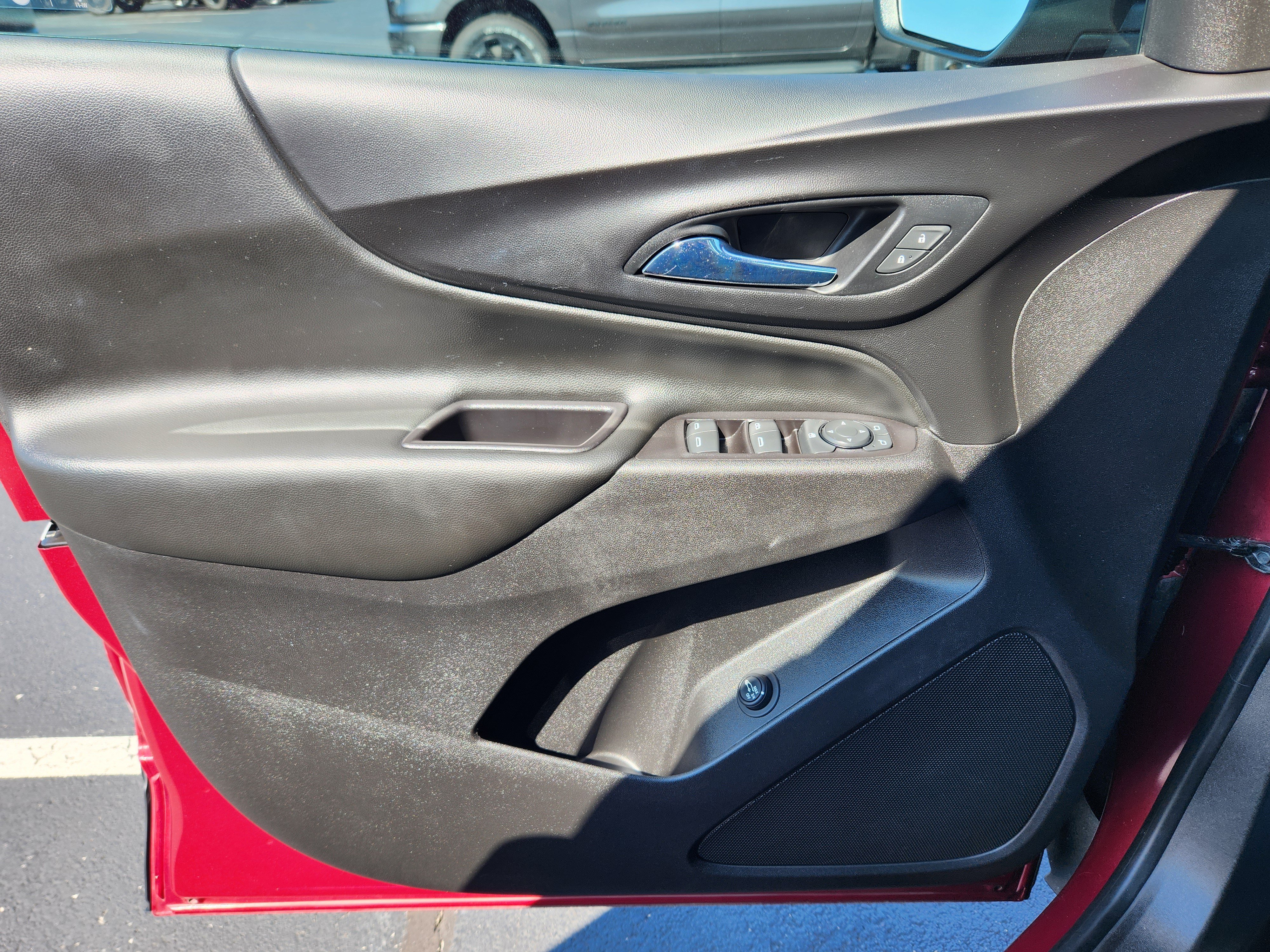 Used 2020 Chevrolet Equinox LT w/ Driver Convenience Package FWD image 23