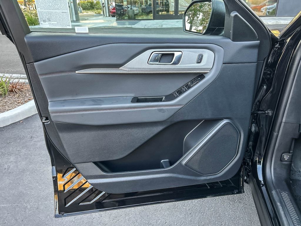 Used 2026 Ford Explorer Active RWD image 27