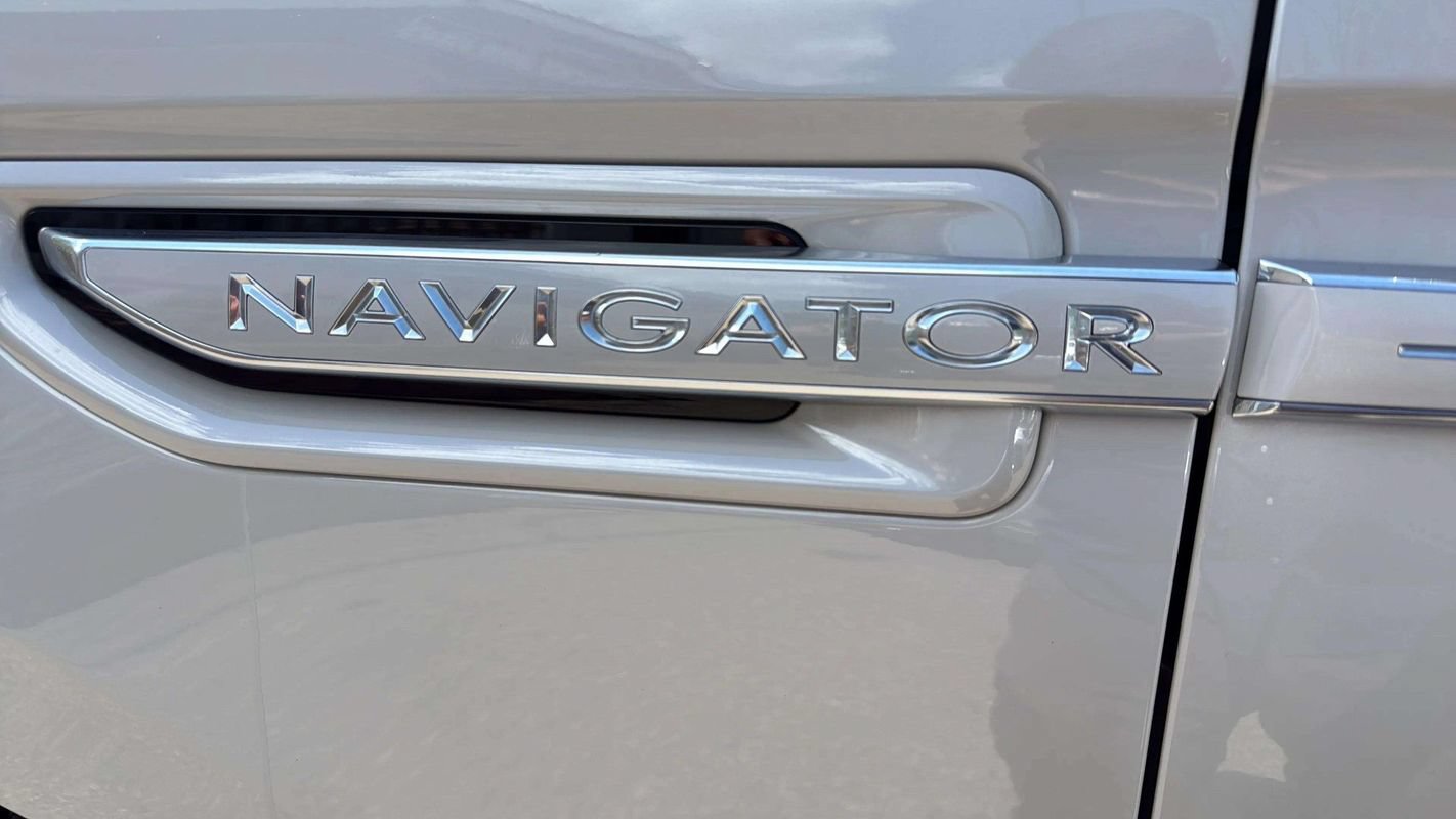 Used 2020 Lincoln Navigator Reserve w/ Equipment Group 208A Reserve AWD/4WD image 26