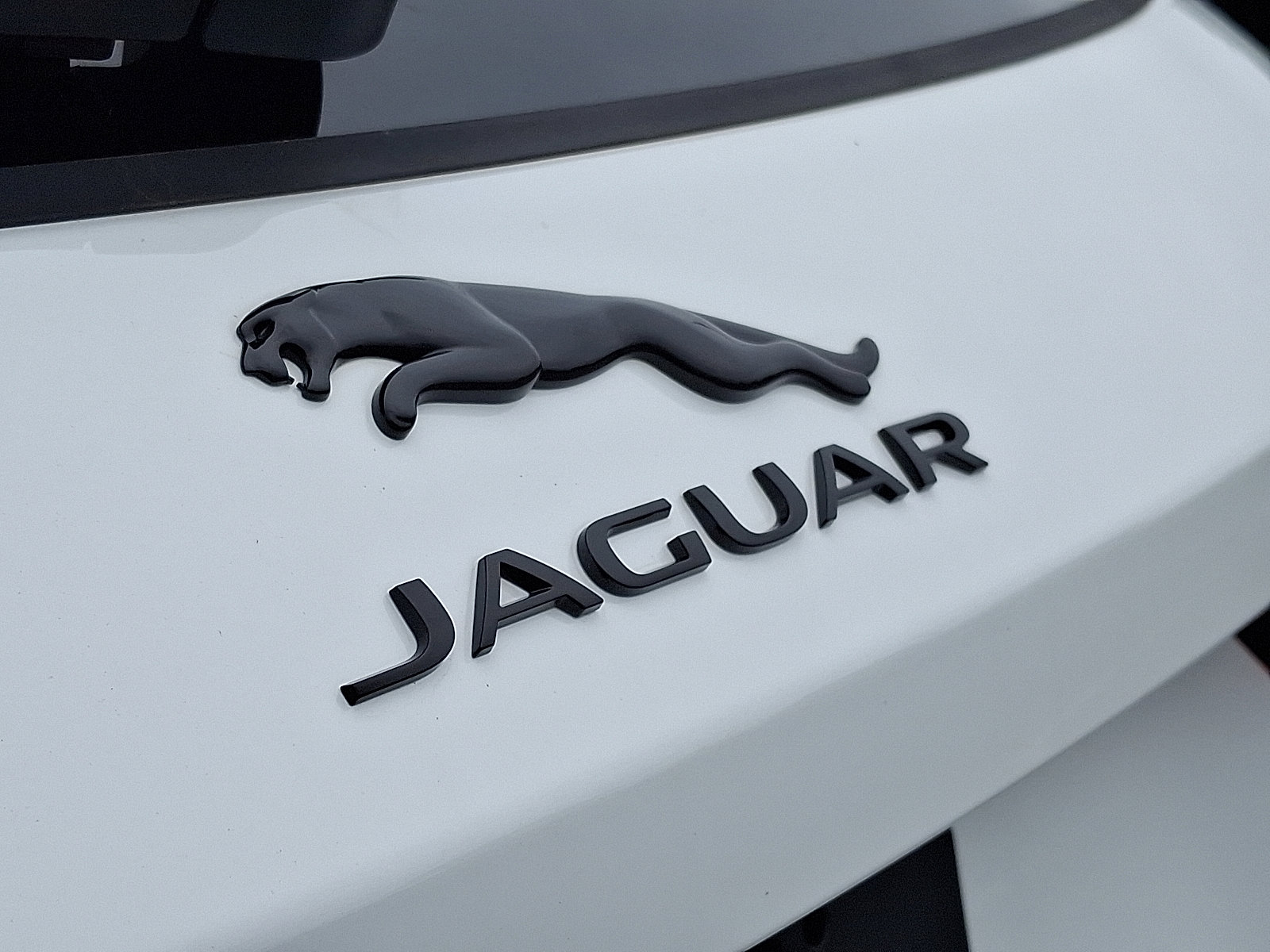 Used 2026 Jaguar F-PACE R-Dynamic S image 31