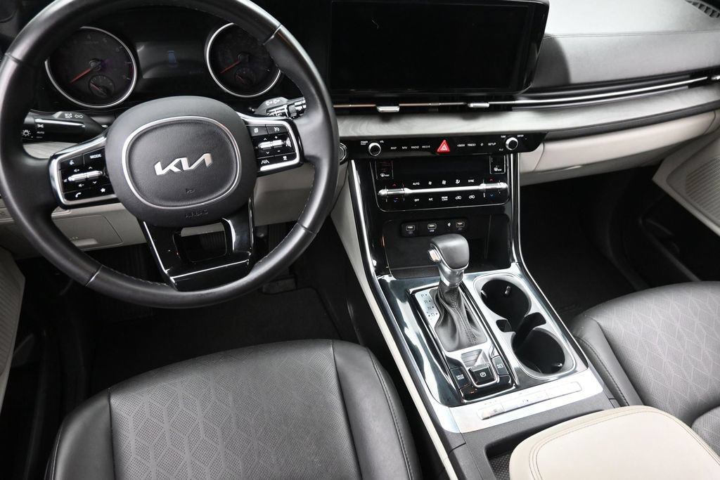 Used 2022 Kia Carnival EX FWD image 15