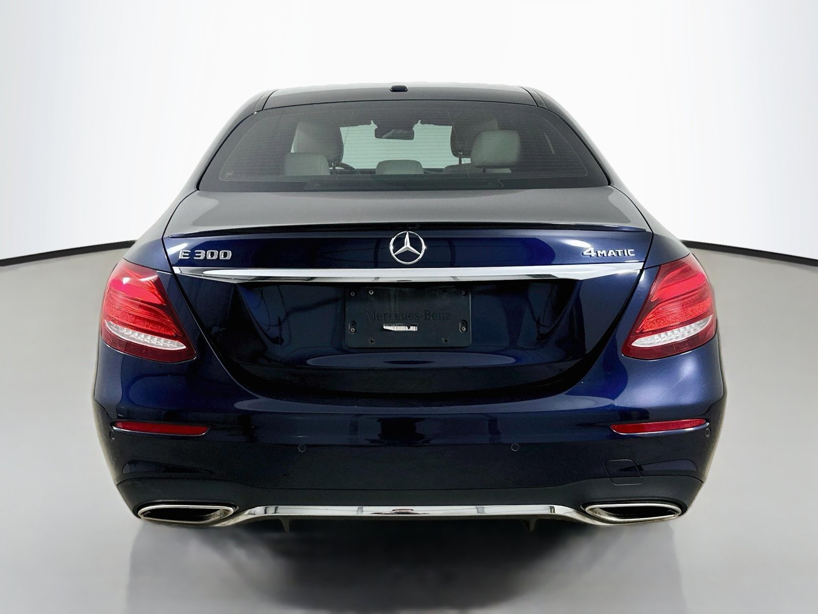 Used 2018 Mercedes-Benz E 300 4MATIC image 6