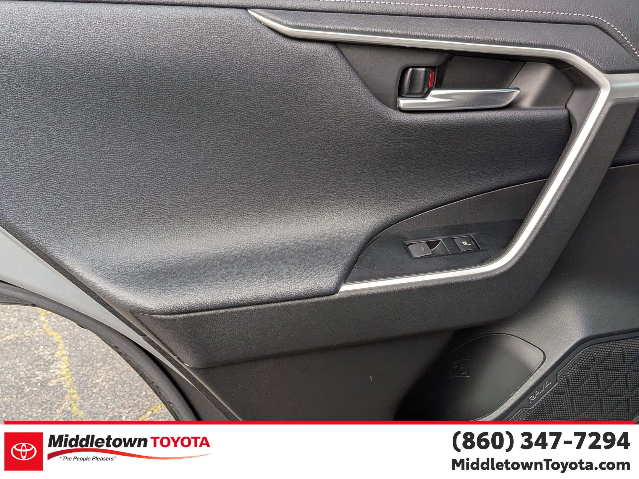 Used 2023 Toyota RAV4 Limited AWD/4WD image 29