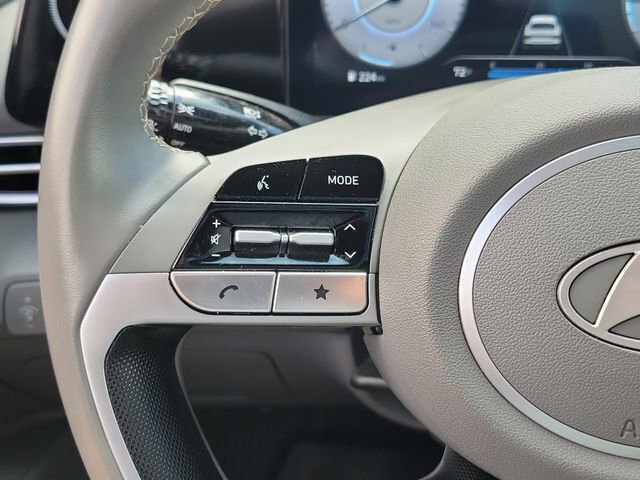 Certified 2025 Hyundai Elantra SEL image 7