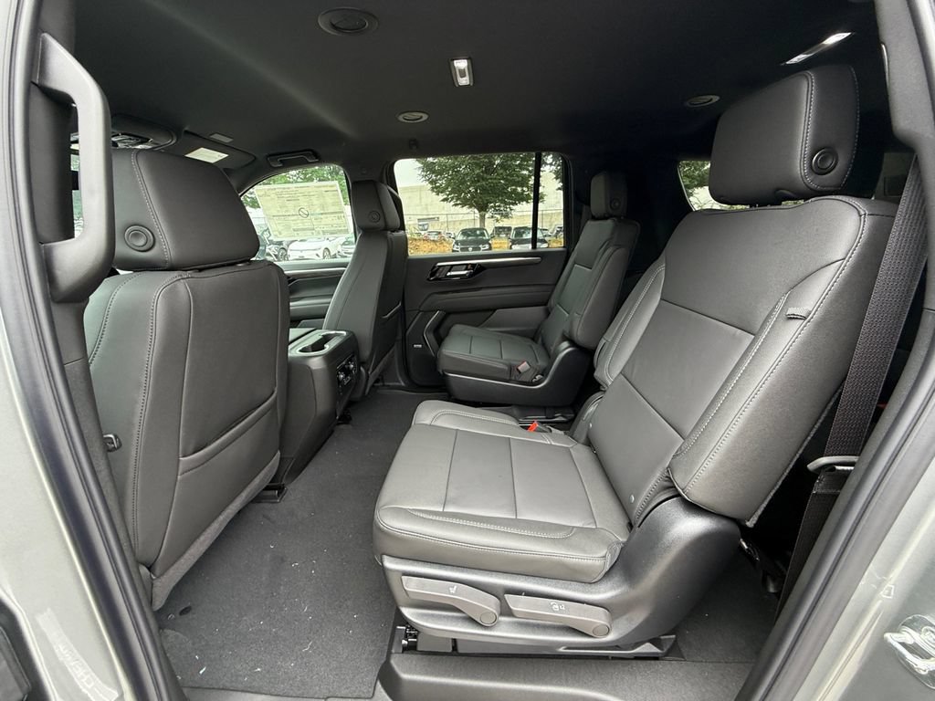 New 2026 Chevrolet Suburban LT w/ Comfort Package AWD/4WD image 24