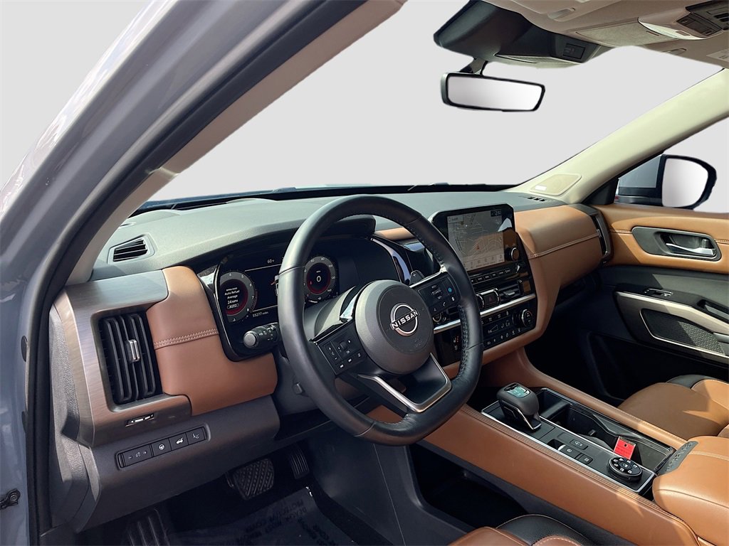 Certified 2023 Nissan Pathfinder Platinum w/ Cargo Package image 17