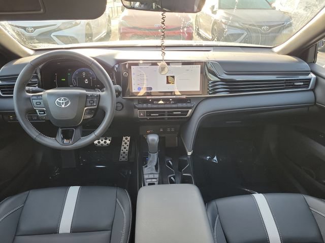 Used 2026 Toyota Camry Hybrid w/ Multimedia Upgrade Package FWD image 9