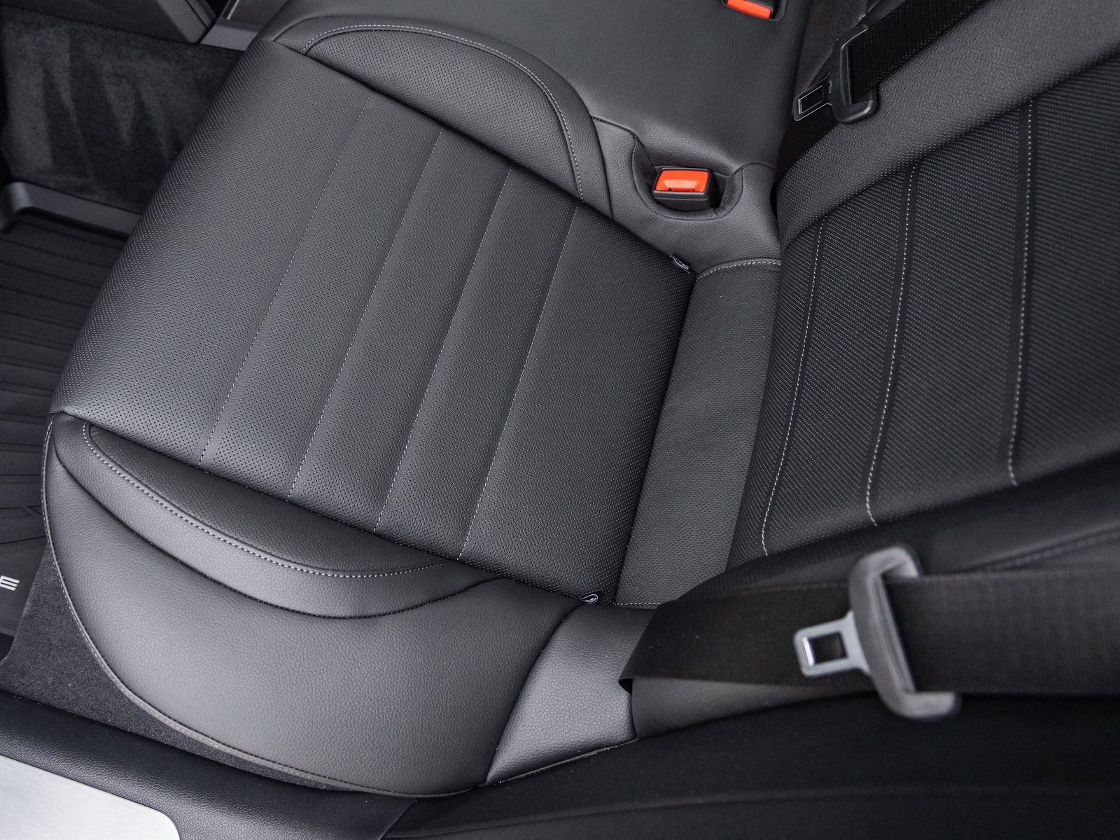 New 2026 Porsche Panamera 4 AWD/4WD image 37