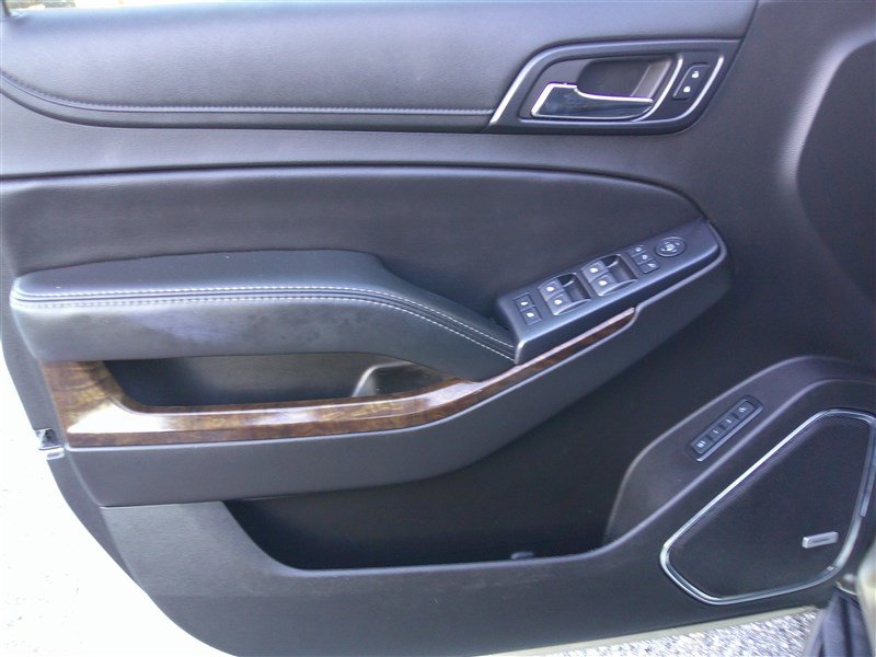 Used 2017 Chevrolet Suburban LT w/ Luxury Package image 9