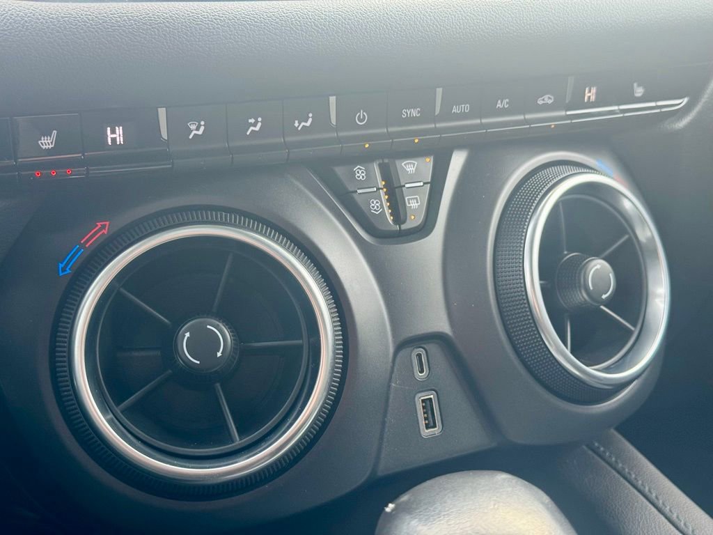 Used 2020 Chevrolet Blazer LT image 23