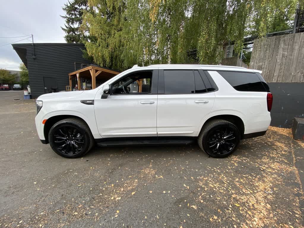 Used 2021 GMC Yukon Denali w/ Advanced Technology Package AWD/4WD image 3