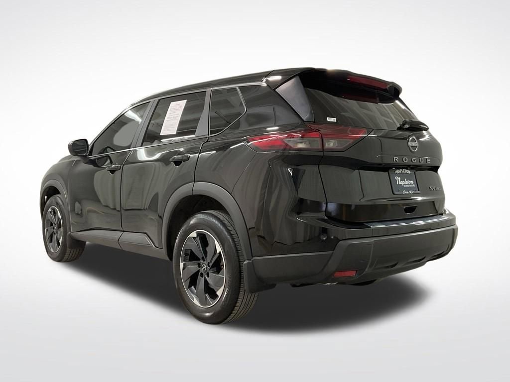 Used 2024 Nissan Rogue SV AWD/4WD image 2