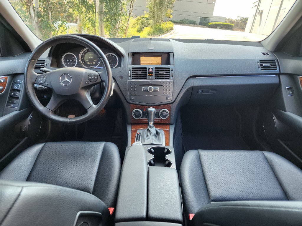 Used 2009 Mercedes-Benz C 300 Sedan image 29