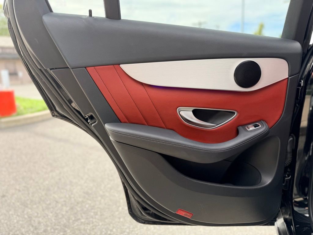 Used 2022 Mercedes-Benz GLC 300 4MATIC image 16