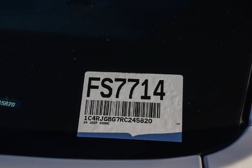 Used 2024 Jeep Grand Cherokee Limited RWD image 30