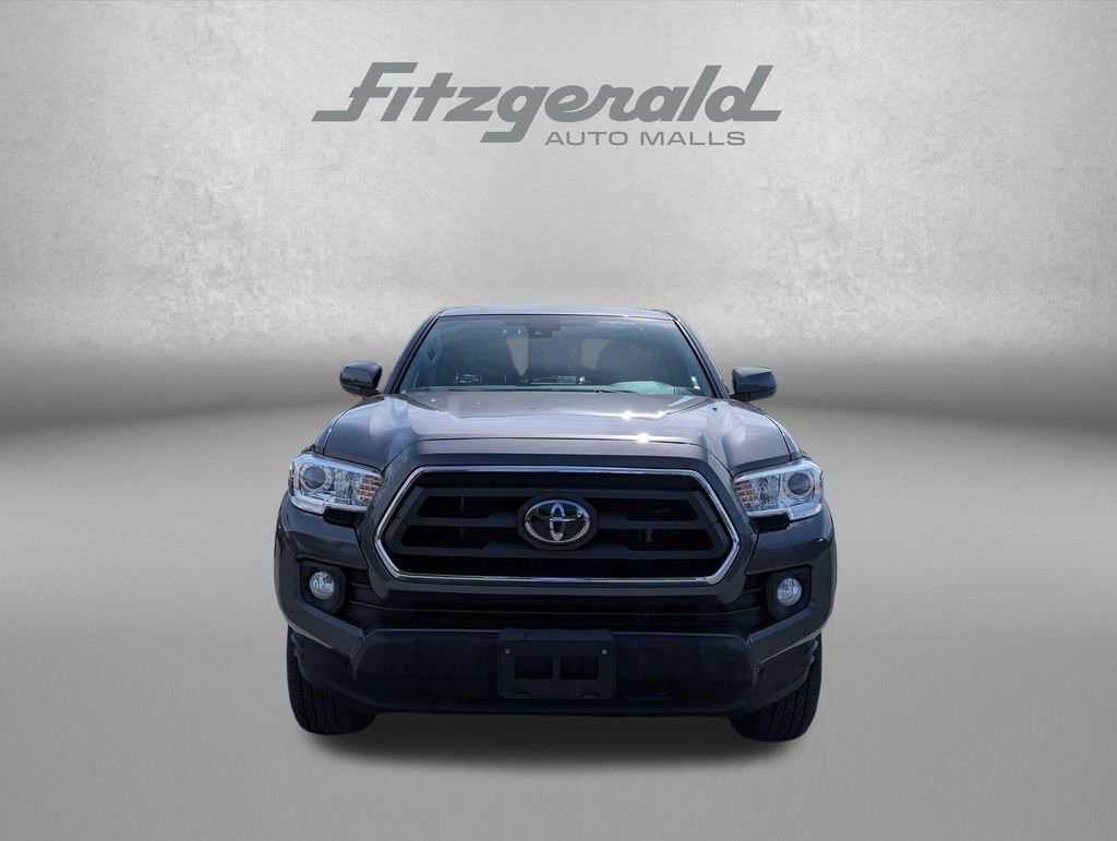 Used 2022 Toyota Tacoma SR5 w/ SR5 Appearance Package (SM) AWD/4WD image 4