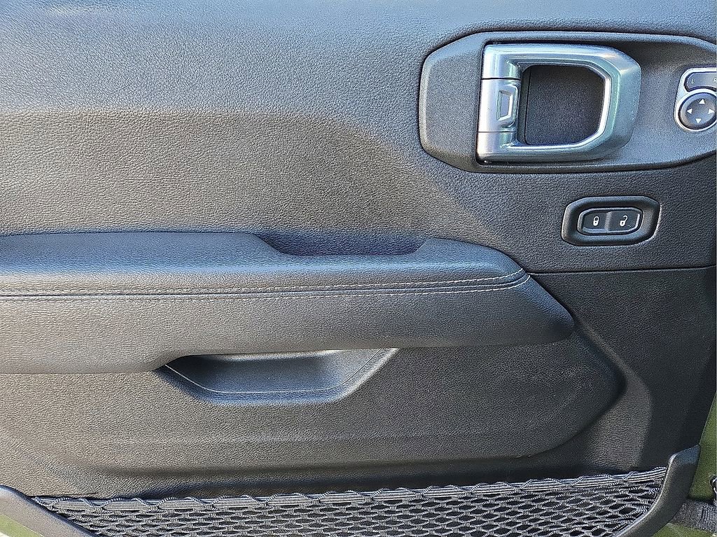 Used 2021 Jeep Wrangler Unlimited Sahara image 21