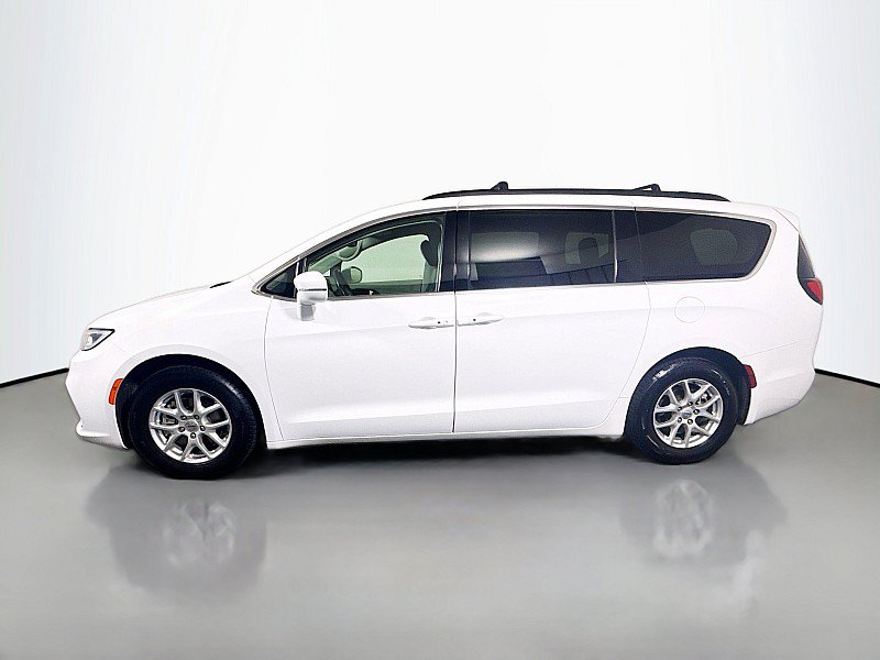 Used 2022 Chrysler Pacifica Touring-L FWD image 4