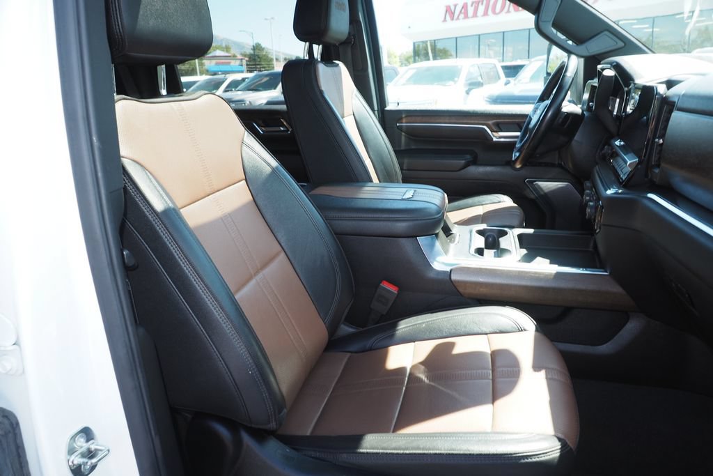 Used 2024 Chevrolet Silverado 3500 High Country w/ High Country Premium Package AWD/4WD image 21