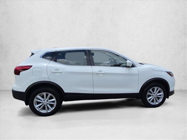 Used 2018 Nissan Rogue Sport S w/ S Appearance Package FWD image 4