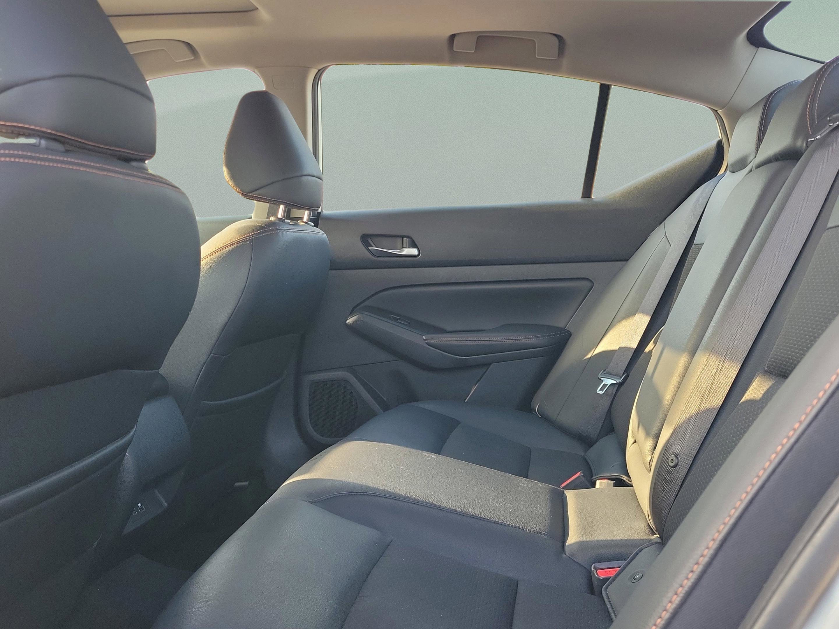 Used 2019 Nissan Altima 2.5 SR w/ SR Premium Package image 13